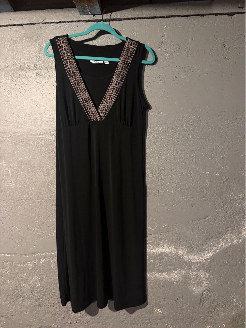 Croft & Barrow Black Sleeveless Dress with Decorative V-Neck Trim Size L